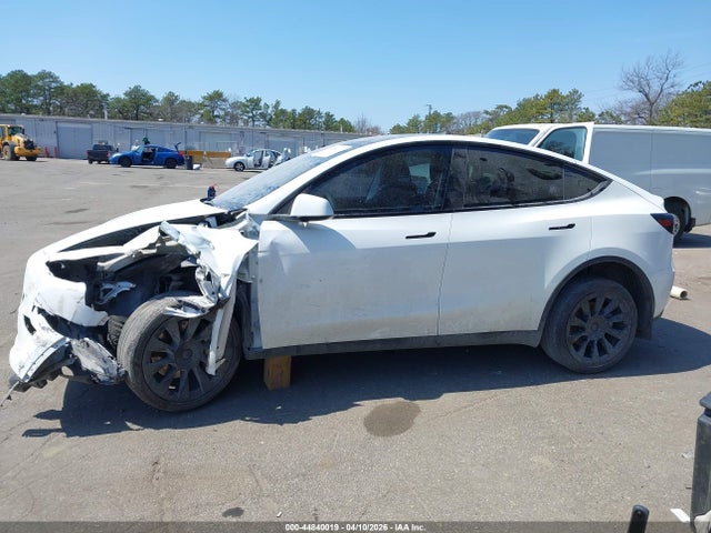 Продажа на аукционе авто 2023 Tesla Model Y Awd/long Range Dual Motor All-wheel Drive, vin: 7SAYGDEE5PF763477, номер лота: 44840019