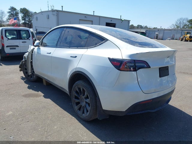 Продажа на аукционе авто 2023 Tesla Model Y Awd/long Range Dual Motor All-wheel Drive, vin: 7SAYGDEE5PF763477, номер лота: 44840019