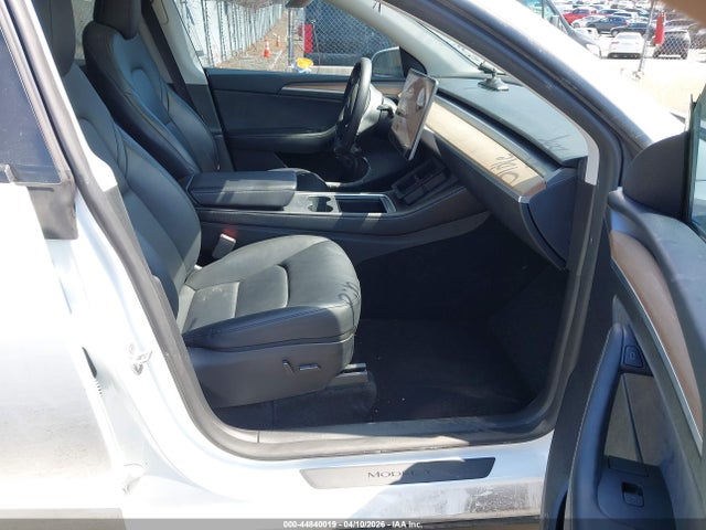Продажа на аукционе авто 2023 Tesla Model Y Awd/long Range Dual Motor All-wheel Drive, vin: 7SAYGDEE5PF763477, номер лота: 44840019
