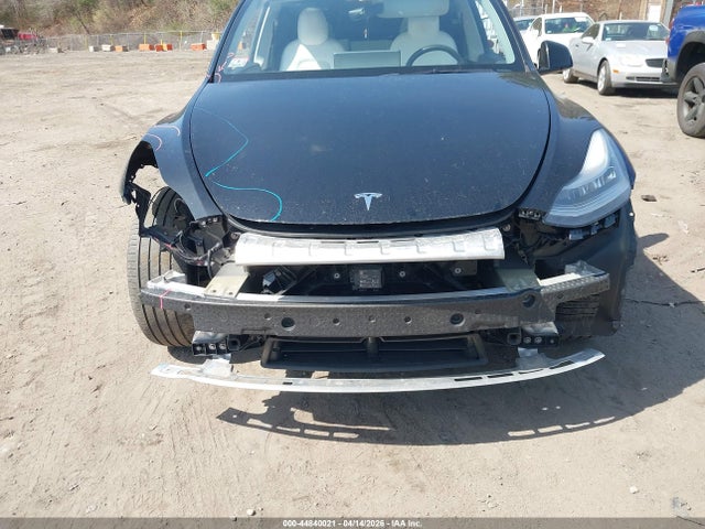 44840021 :رقم المزاد ، 5YJYGDEE1MF158512 vin ، 2021 Tesla Model Y Long Range Dual Motor All-wheel Drive مزاد بيع