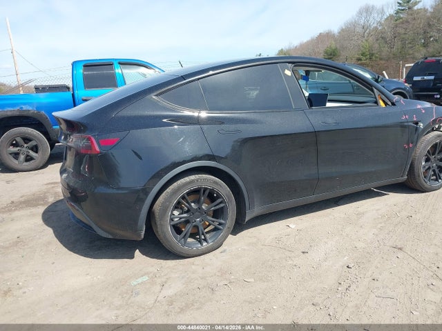 44840021 :رقم المزاد ، 5YJYGDEE1MF158512 vin ، 2021 Tesla Model Y Long Range Dual Motor All-wheel Drive مزاد بيع
