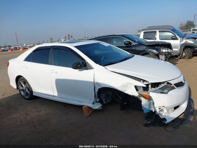 Aukcja sprzedaży 2014 Toyota Camry Se Sport, vin: 4T1BF1FK6EU750035, numer aukcji: 44840113