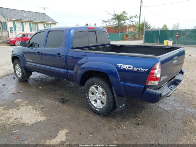 Продажа на аукционе авто 2015 Toyota Tacoma Base V6, vin: 5TFMU4FN0FX029238, номер лота: 44840127