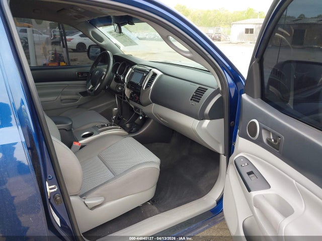 Продажа на аукционе авто 2015 Toyota Tacoma Base V6, vin: 5TFMU4FN0FX029238, номер лота: 44840127