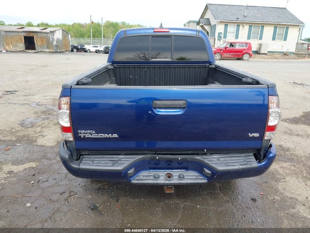 Продажа на аукционе авто 2015 Toyota Tacoma Base V6, vin: 5TFMU4FN0FX029238, номер лота: 44840127