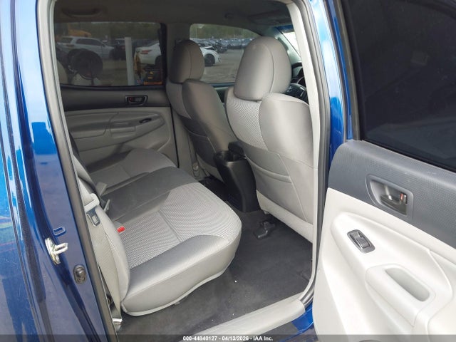 Продажа на аукционе авто 2015 Toyota Tacoma Base V6, vin: 5TFMU4FN0FX029238, номер лота: 44840127