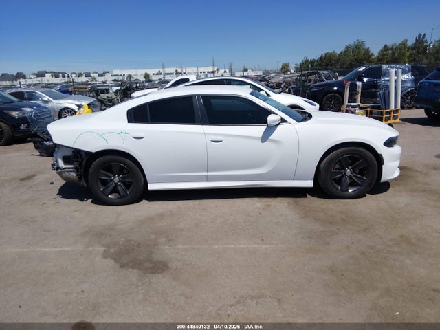 2C3CDXBG3NH212595 Dodge Charger Sxt Rwd