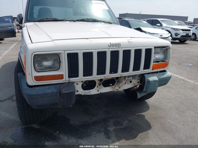 44840162 :رقم المزاد ، 1J4FT68SXXL519814 vin ، 1999 Jeep Cherokee Classic/sport مزاد بيع