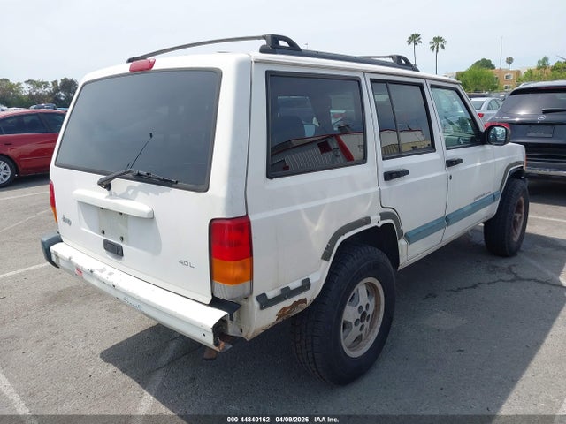 44840162 :رقم المزاد ، 1J4FT68SXXL519814 vin ، 1999 Jeep Cherokee Classic/sport مزاد بيع