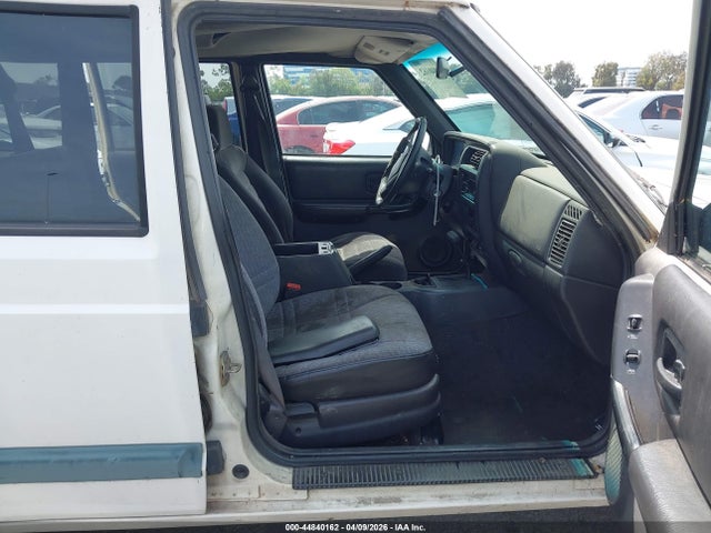44840162 :رقم المزاد ، 1J4FT68SXXL519814 vin ، 1999 Jeep Cherokee Classic/sport مزاد بيع