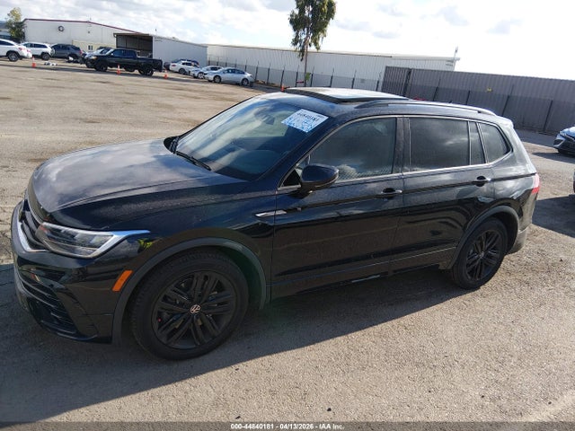3VVCB7AX4NM140165 Volkswagen Tiguan 2.0t Se R-line Black