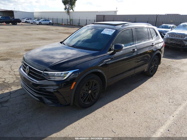 3VVCB7AX4NM140165 Volkswagen Tiguan 2.0t Se R-line Black