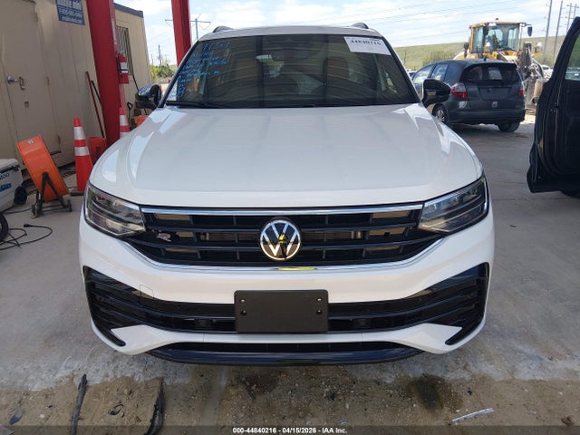 2024 Volkswagen Tiguan 2.0t Se R-line Black მანქანა იყიდება აუქციონზე, vin: 3VVCB7AX9RM204481, აუქციონის ნომერი: 44840216
