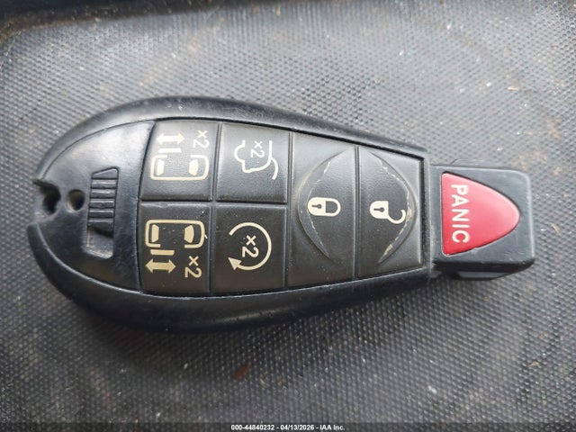 44840232 :رقم المزاد ، 2C4RC1GG7FR529144 vin ، 2015 Chrysler Town & Country Limited Platinum مزاد بيع