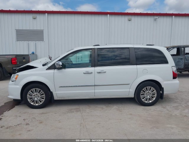 44840232 :رقم المزاد ، 2C4RC1GG7FR529144 vin ، 2015 Chrysler Town & Country Limited Platinum مزاد بيع