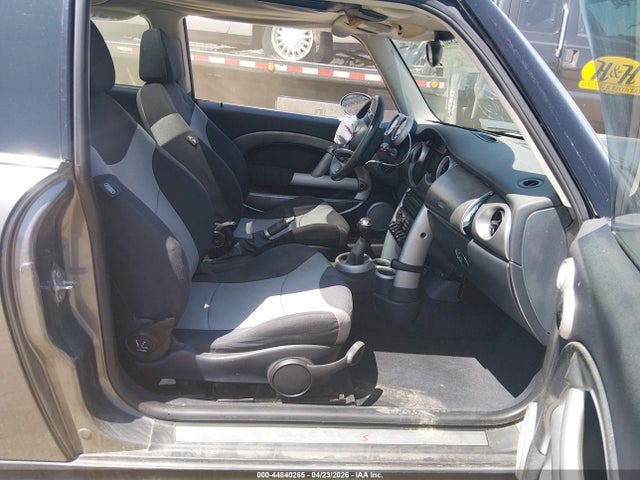 44840265 :رقم المزاد ، WMWRE33483TD60533 vin ، 2003 Mini Cooper S مزاد بيع