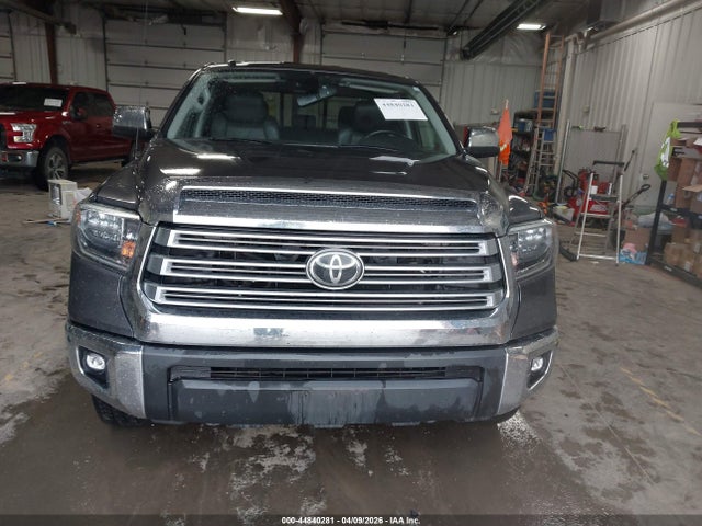 Продаж на аукціоні авто 2018 Toyota Tundra Limited 5.7l V8, vin: 5TFBW5F19JX695186, номер лоту: 44840281
