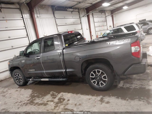 Продаж на аукціоні авто 2018 Toyota Tundra Limited 5.7l V8, vin: 5TFBW5F19JX695186, номер лоту: 44840281