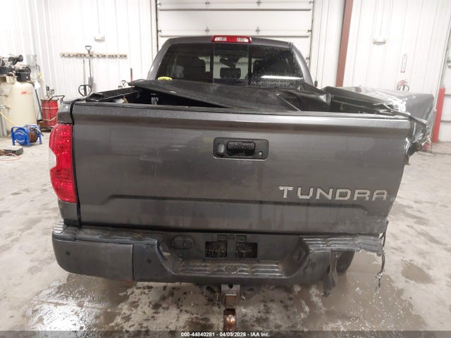 Продаж на аукціоні авто 2018 Toyota Tundra Limited 5.7l V8, vin: 5TFBW5F19JX695186, номер лоту: 44840281