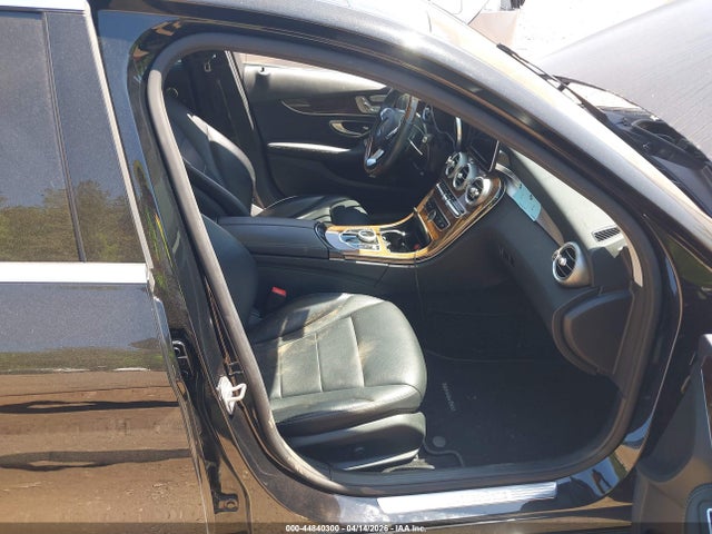 Продажа на аукционе авто 2017 Mercedes-benz C 300, vin: 55SWF4JB3HU208420, номер лота: 44840300