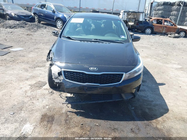 44840301 :رقم المزاد ، 3KPFK4A73HE043855 vin ، 2017 Kia Forte Lx مزاد بيع