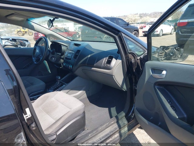 44840301 :رقم المزاد ، 3KPFK4A73HE043855 vin ، 2017 Kia Forte Lx مزاد بيع