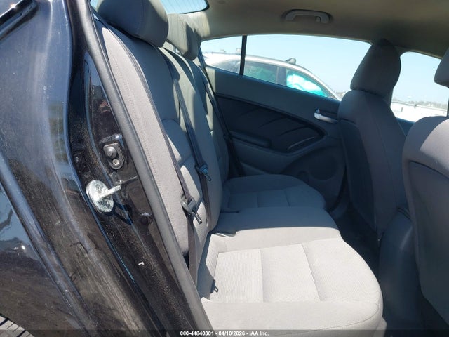 44840301 :رقم المزاد ، 3KPFK4A73HE043855 vin ، 2017 Kia Forte Lx مزاد بيع