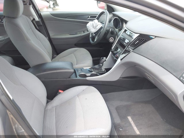 2013 Hyundai Sonata Gls მანქანა იყიდება აუქციონზე, vin: 5NPEB4AC2DH697468, აუქციონის ნომერი: 44840313