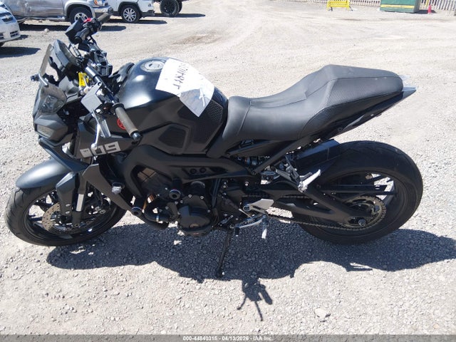 44840315 :رقم المزاد ، JYARN53E7JA002820 vin ، 2018 Yamaha Mt09 مزاد بيع