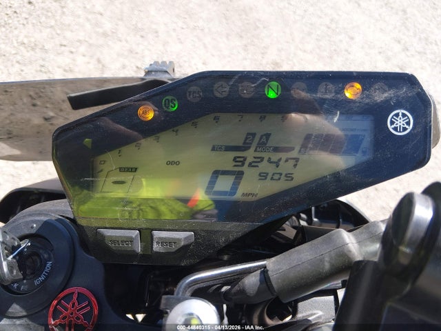 44840315 :رقم المزاد ، JYARN53E7JA002820 vin ، 2018 Yamaha Mt09 مزاد بيع