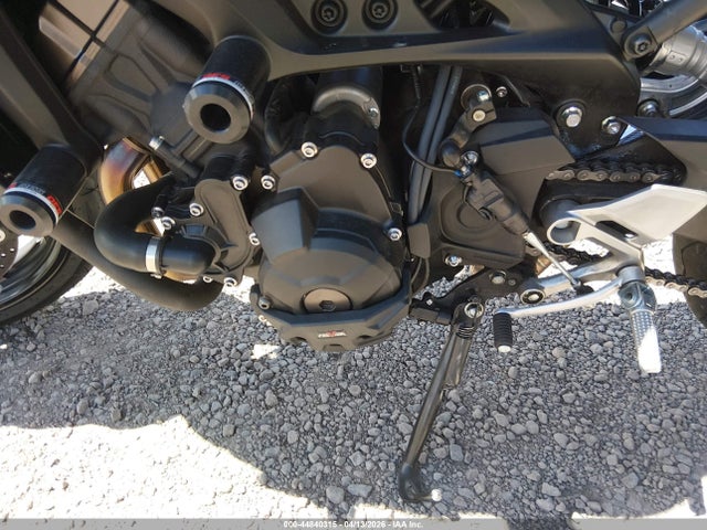 44840315 :رقم المزاد ، JYARN53E7JA002820 vin ، 2018 Yamaha Mt09 مزاد بيع