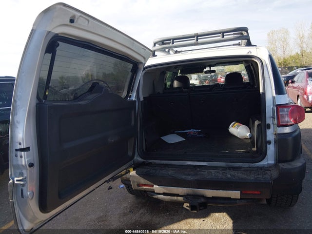 44840336 :رقم المزاد ، JTEZU11F18K006888 vin ، 2008 Toyota Fj Cruiser مزاد بيع