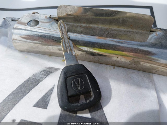 44840362 :رقم المزاد ، 19UUA56751A004333 vin ، 2001 Acura Tl 3.2 مزاد بيع