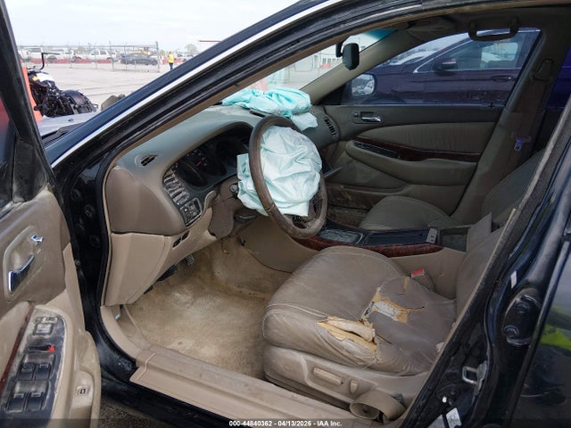 44840362 :رقم المزاد ، 19UUA56751A004333 vin ، 2001 Acura Tl 3.2 مزاد بيع