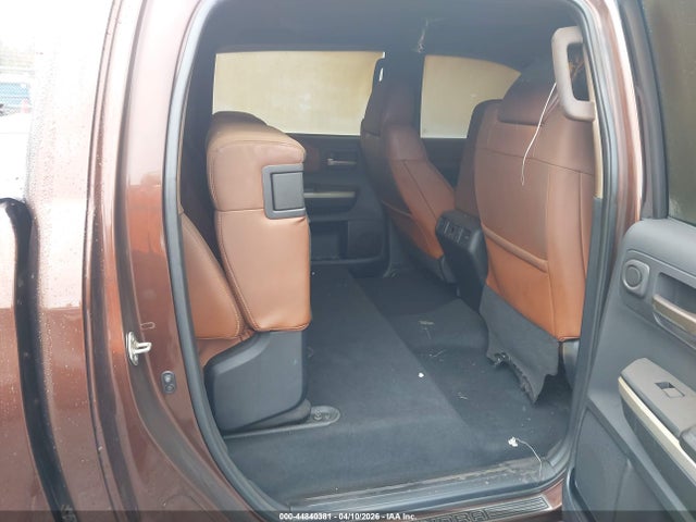 5TFAW5F15EX357253 Toyota Tundra 1794 5.7l V8