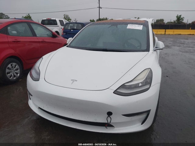 2018 Tesla Model 3 Long Range/mid Range მანქანა იყიდება აუქციონზე, vin: 5YJ3E1EA0JF168732, აუქციონის ნომერი: 44840383
