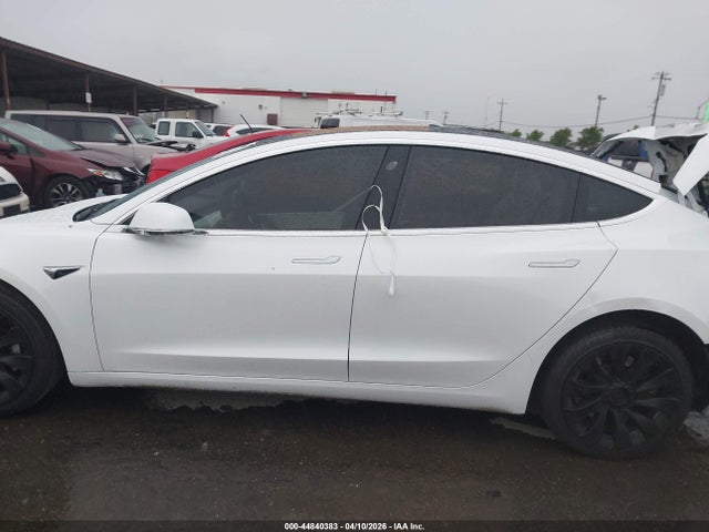 2018 Tesla Model 3 Long Range/mid Range მანქანა იყიდება აუქციონზე, vin: 5YJ3E1EA0JF168732, აუქციონის ნომერი: 44840383