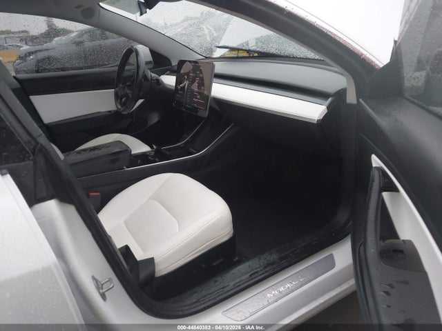 2018 Tesla Model 3 Long Range/mid Range მანქანა იყიდება აუქციონზე, vin: 5YJ3E1EA0JF168732, აუქციონის ნომერი: 44840383