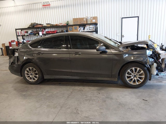 2015 Ford Fusion S მანქანა იყიდება აუქციონზე, vin: 3FA6P0G75FR293935, აუქციონის ნომერი: 44840411