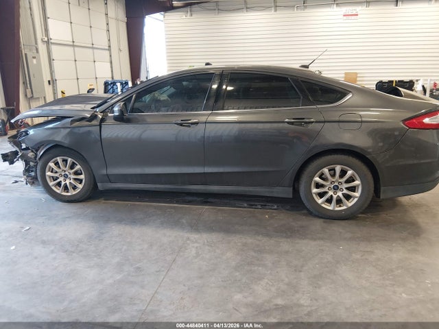 2015 Ford Fusion S მანქანა იყიდება აუქციონზე, vin: 3FA6P0G75FR293935, აუქციონის ნომერი: 44840411