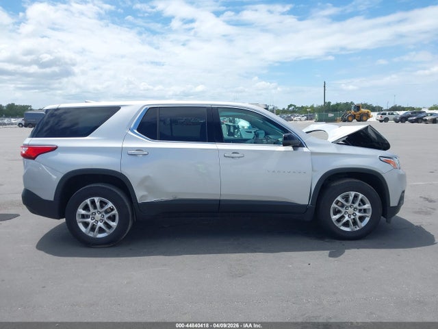 2021 Chevrolet Traverse Fwd Ls მანქანა იყიდება აუქციონზე, vin: 1GNERFKWXMJ135395, აუქციონის ნომერი: 44840418