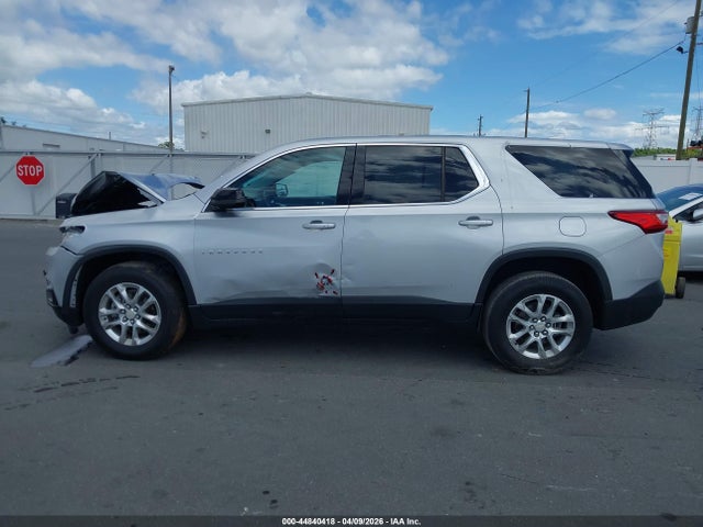 2021 Chevrolet Traverse Fwd Ls მანქანა იყიდება აუქციონზე, vin: 1GNERFKWXMJ135395, აუქციონის ნომერი: 44840418