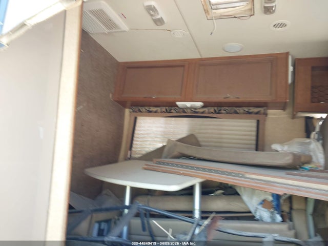 44840419 :رقم المزاد ، 1F64F5DY8D0A13021 vin ، 2013 Ford F53 مزاد بيع