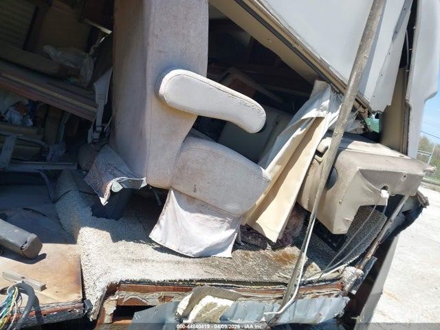 44840419 :رقم المزاد ، 1F64F5DY8D0A13021 vin ، 2013 Ford F53 مزاد بيع