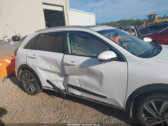 2018 Kia Niro Touring მანქანა იყიდება აუქციონზე, vin: KNDCE3LC4J5125335, აუქციონის ნომერი: 44840440