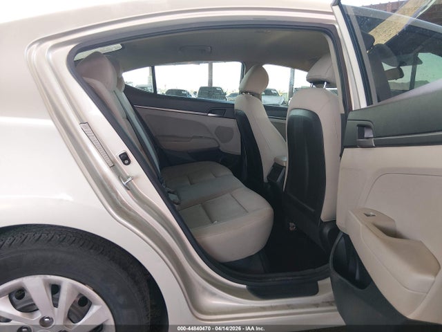 KMHD74LF5HU077760 Hyundai ELANTRA SE