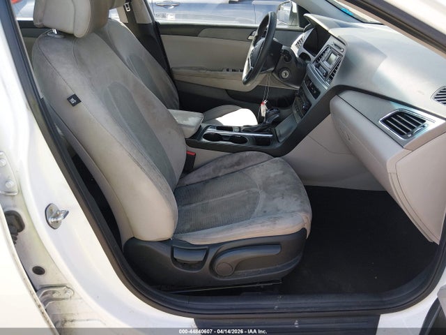 2017 Hyundai Sonata მანქანა იყიდება აუქციონზე, vin: 5NPE24AF7HH567511, აუქციონის ნომერი: 44840607