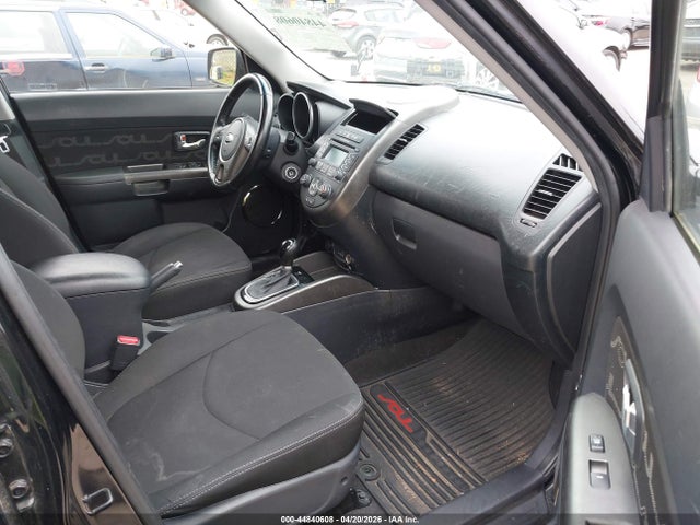 44840608 :رقم المزاد ، KNDJT2A60D7631225 vin ، 2013 Kia Soul + مزاد بيع
