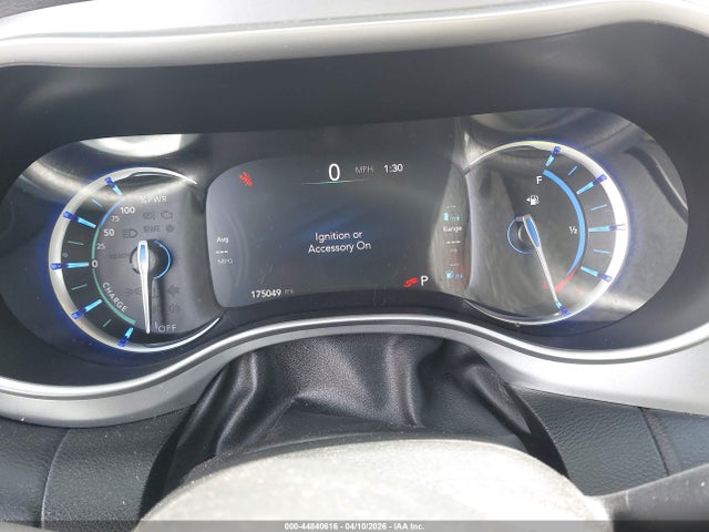 2C4RC1H74JR365164 Chrysler Pacifica Hybrid Touring Plus