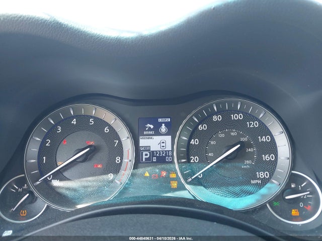 44840631 :رقم المزاد ، JN1BY1AP6BM322949 vin ، 2011 Infiniti M37 مزاد بيع